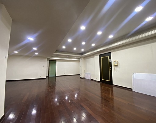 正寶山街超大空間二樓可住可辦 - Image 1