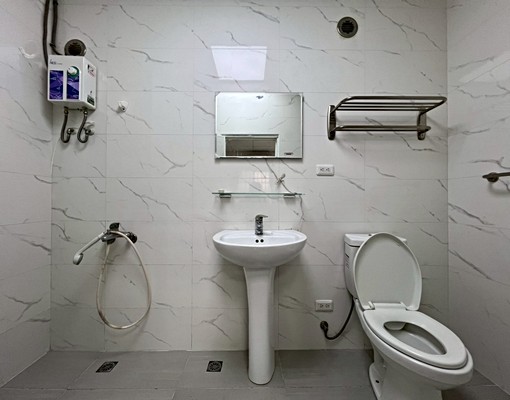 『服務林距離』交流道旁一樓套房出租 - Image 2