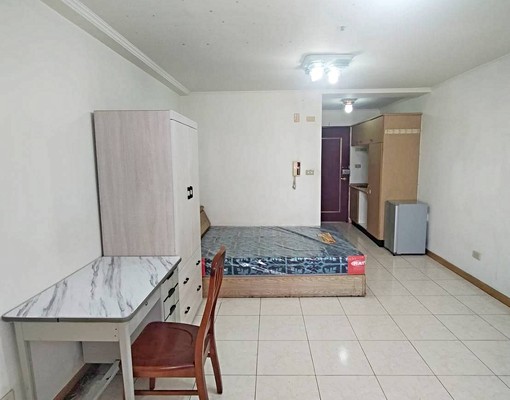 9500/月.含管理費.高級典雅大套房.可租補 - Image 5