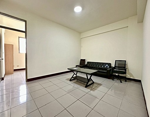 烏日明道蛋黃區透天分租有三四樓整層出租 - Image 13