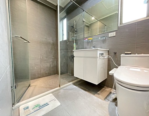 西屯七期社區型五房透天別墅 - Image 2