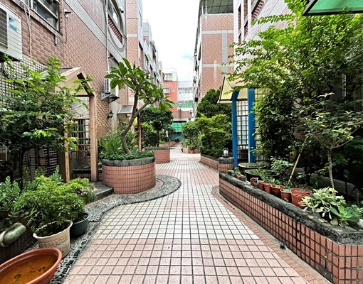 西屯七期社區型五房透天別墅 - Image 13