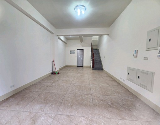 可租補~草漯重劃區.國中小.億客城美透天 - Image 1