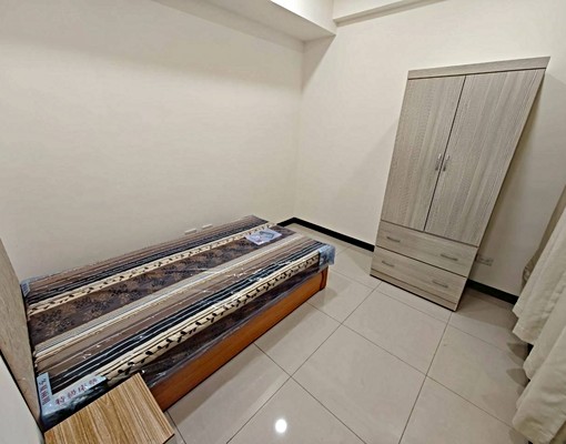 公園旁超大二房~附家具家電含平面車位+管理費19000元 - Image 4