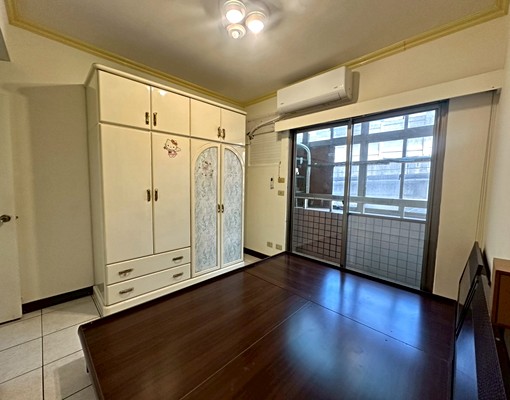 三重❣️陽台獨洗曬、電梯管理垃圾代收、大空間採光通風、台水電 - Image 7