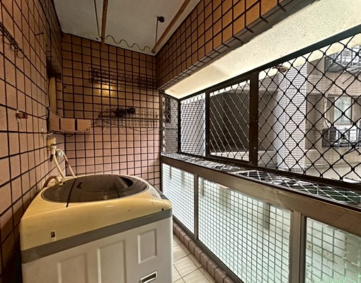 三重❣️陽台獨洗曬、電梯管理垃圾代收、大空間採光通風、台水電 - Image 14