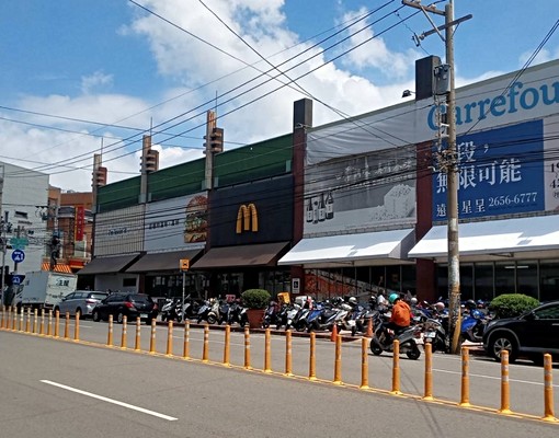 含管理費全新可寵兩房兩衛一廳一廚/家樂福商圈/全新傢俱電 - Image 3