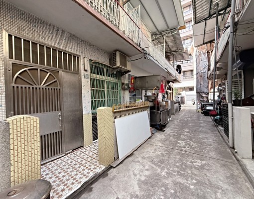 三民市場!!建國商圈!!三鳳中街!!機能透店 - Image 1
