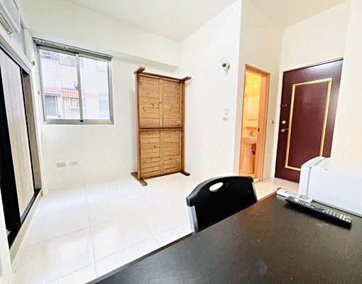 全新系統櫃房型💕電梯陽台套房可租補💕代收包裹💕多間可選 - Image 7