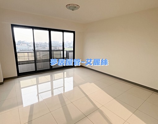 潭子全新透套裝潢美,含機車位,獨洗曬,採光好又寧靜,近國道 - Image 3