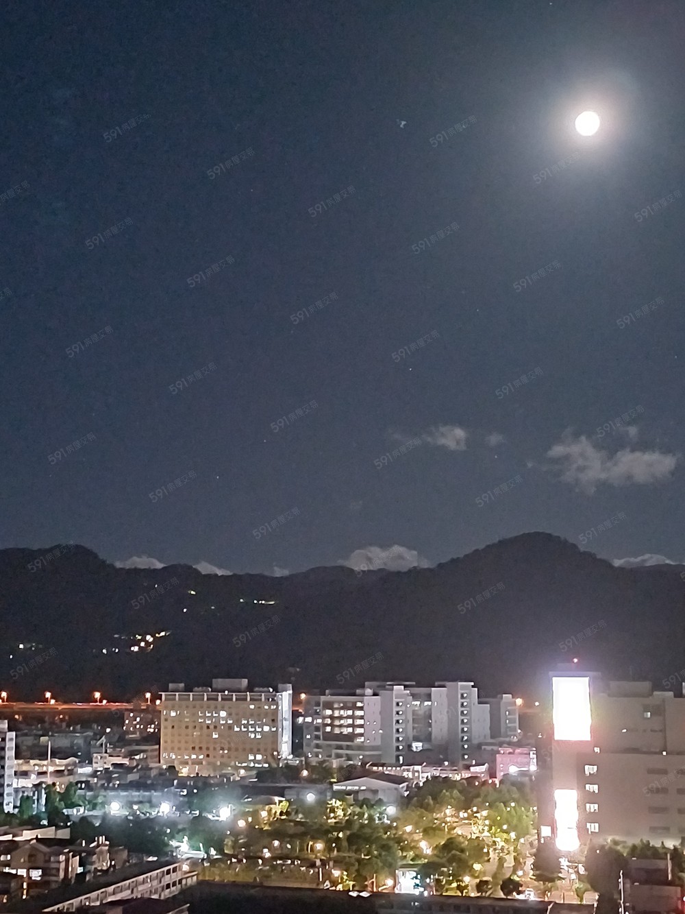 在自家陽台上的景觀
日出日落景緻不同