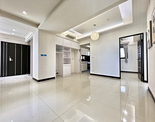 百萬裝潢超狂三房★漢神仁美★秒殺手刀 - Image 6