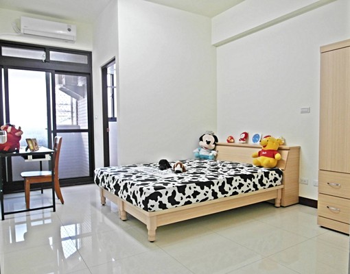 簡約.採光好.陽台電梯套房小資首選 - Image 1