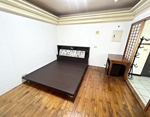 E東區台中車站旁貴族桃源大套房有陽台🉑租補🉑戶籍大晟房屋 - Image 4