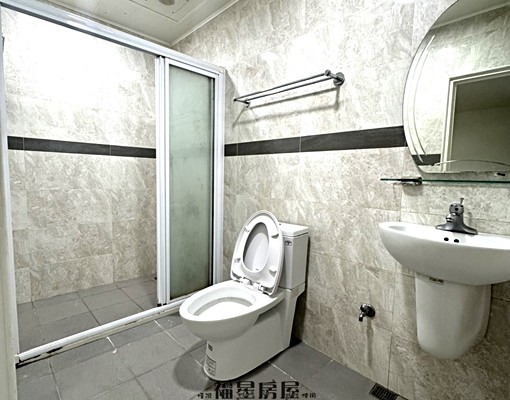 採光通風佳~陽台獨立洗衣機沙發~搶租!!! - Image 5