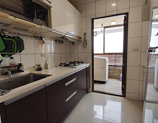 A薇格建功國小家具電齊全可休旅車位/可租補免仲介/大晟房屋 - Image 5