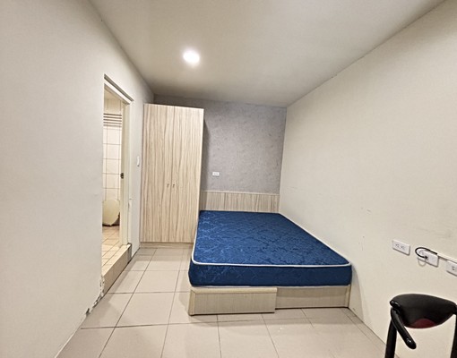 安家//東區東安路爬樓公寓套房出租 - Image 1