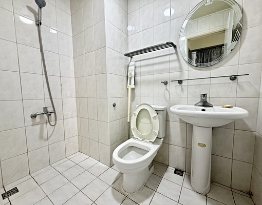 秒殺逢甲🔥超級大間⭐️3+1房空屋💜可租補戶籍💜有車位 - Image 7