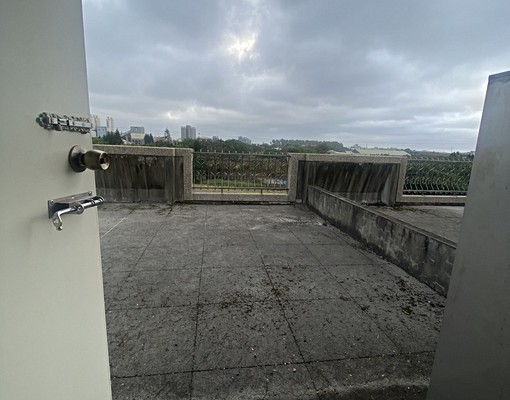 新富路漂亮別墅出租~可當住辦也可當店面~門口可停車 - Image 15