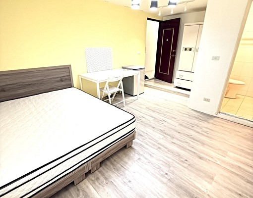 ⭐️板橋站走路5分鐘⭐️大空間採光套房⭐️傢俱全⭐️限女性⭐ - Image 4