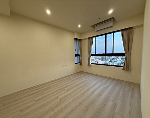 國泰Mega+大三房雙平車寵物家具家電可談 - Image 1