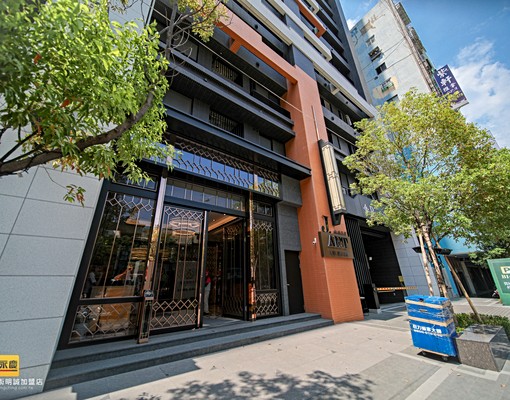 【富富🉐️正】高樓景觀百萬裝潢家俱全精美三房平車 - Image 11