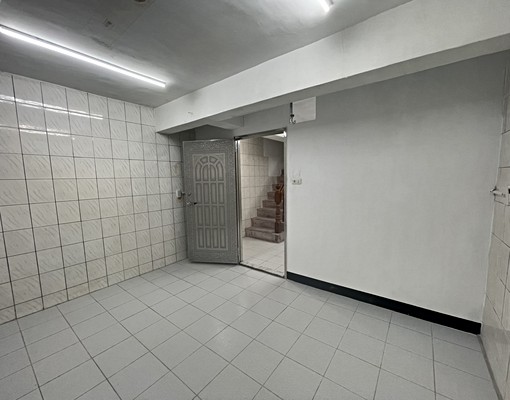 星鴻😊三重國小捷運站-一樓+B1全新裝潢-大4房[享租補] - Image 11