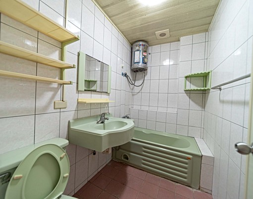 高鳳小港機場旁透天優質出租套房 - Image 3