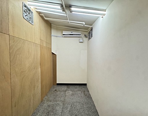 西門萬華長沙街(倉庫) - Image 1
