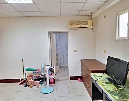 近巨城電梯方正套房 - Image 3