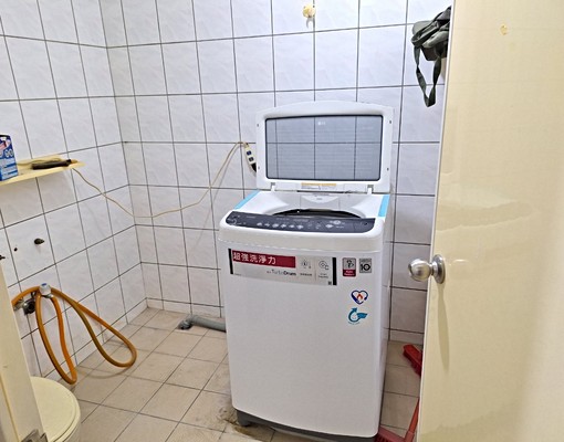 近巨城電梯方正套房 - Image 6