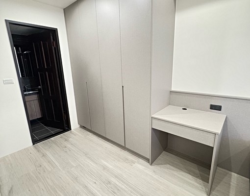 全新交屋首租高鐵系統櫃木地板高檔裝潢2+1房兩廁所免仲介費 - Image 10