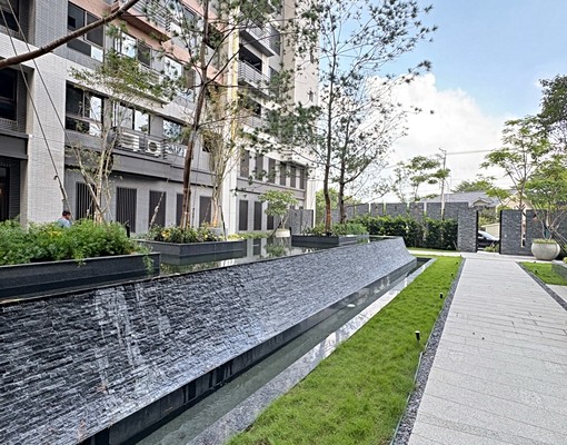 全新交屋首租高鐵系統櫃木地板高檔裝潢2+1房兩廁所免仲介費 - Image 22