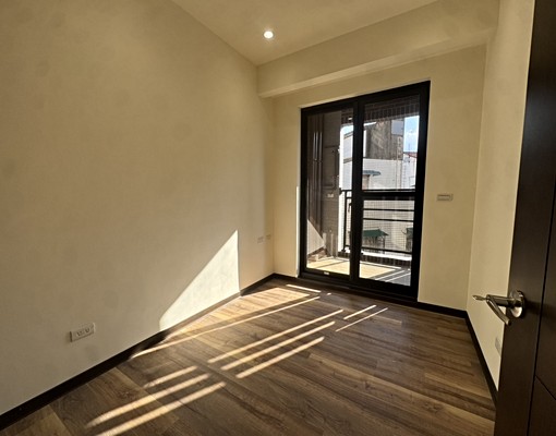 定泰翫花同大套房車位 - Image 3