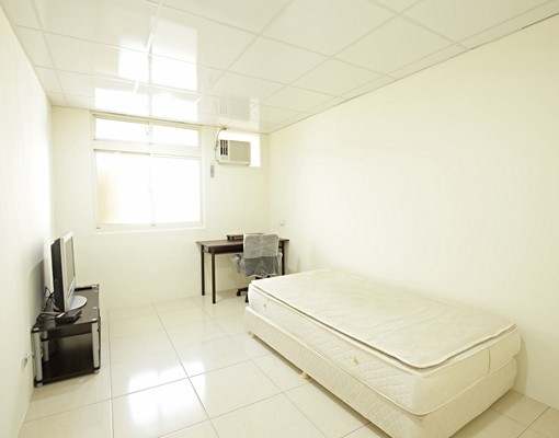 火車站走路五分鐘套房C房出租中 - Image 4