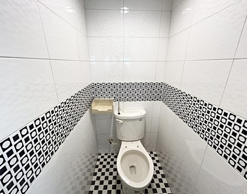 全新整理俱全平車透天台中車站周邊鬧區靜巷可住家可店面 - Image 4