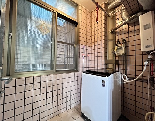 微笑公園旁漂亮兩房車位 - Image 8