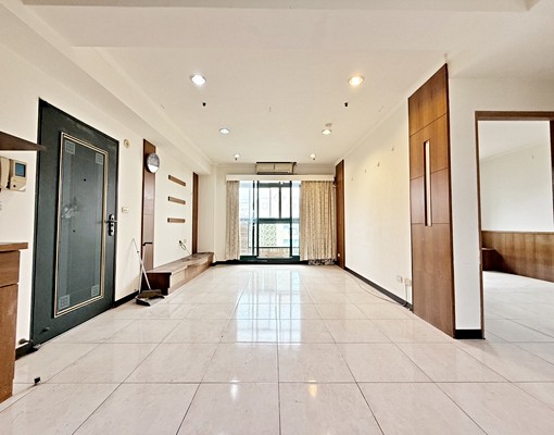 內壢後站#環中東路上#大坪數電梯四房+車位 - Image 1