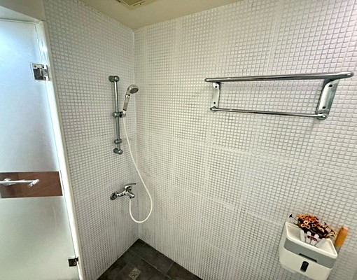 永安市場❣️獨曬外推窗便宜/採光通風傢俱齊全/格局方正限女 - Image 6