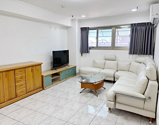 巨城旁商圈含車位可申請租屋補助,三民國中學區 - Image 18