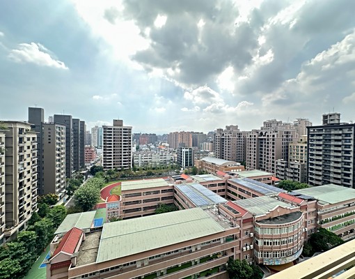 五泰可租補大四房平車~同德國小正對面採光極好 - Image 2