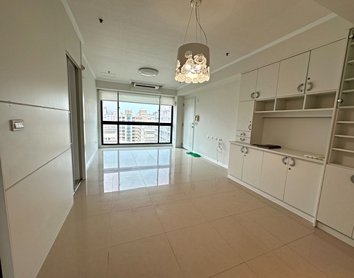 五泰可租補大四房平車~同德國小正對面採光極好 - Image 1