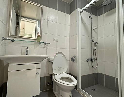 五泰可租補大四房平車~同德國小正對面採光極好 - Image 6