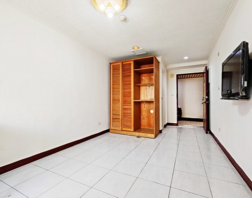 中國醫🍎超大露台採光好✅台水電✅全新油漆✅雙層冰箱.大衣櫃 - Image 10