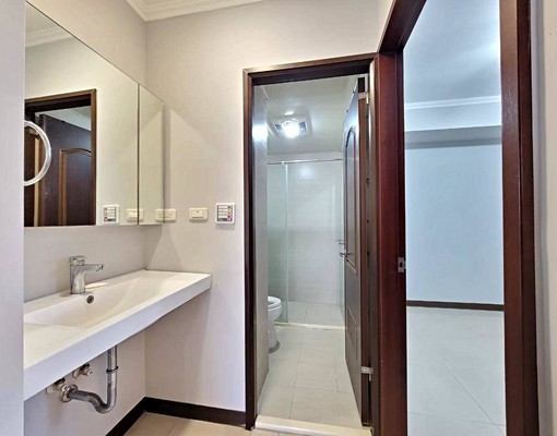 台中西區高樓景觀房含車管生活機能滿分近勤美誠品可租補 - Image 10