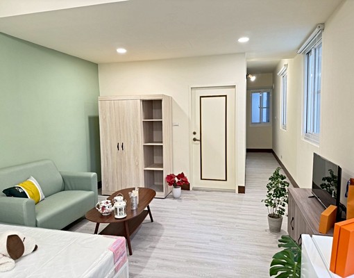 很搶手！鳳山正鬧區五甲、瑞隆商圈陽台獨洗套房全新完工 - Image 1