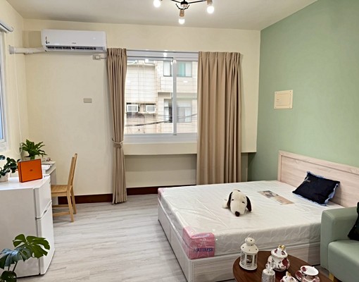 很搶手！鳳山正鬧區五甲、瑞隆商圈陽台獨洗全新完工(整層出租) - Image 1