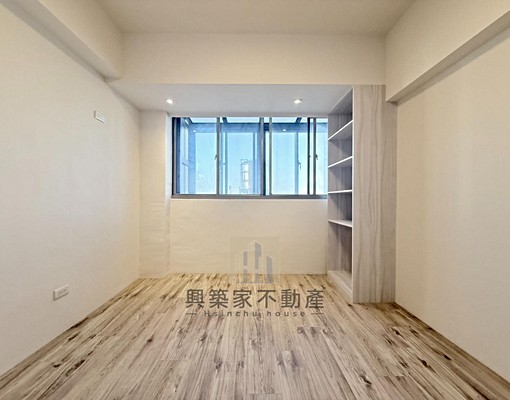 ⭐️首租@近南寮國小@稀有全新裝潢美三房⭐️ - Image 4