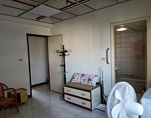 新富路忠孝國小旁F型社區6坪套房8000雅房5500元/月 - Image 4
