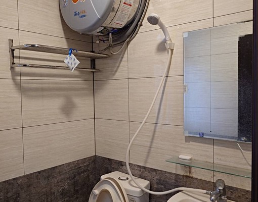 近瑞豐國小夜市運動健身開窗套房(可貓)可短租 - Image 2